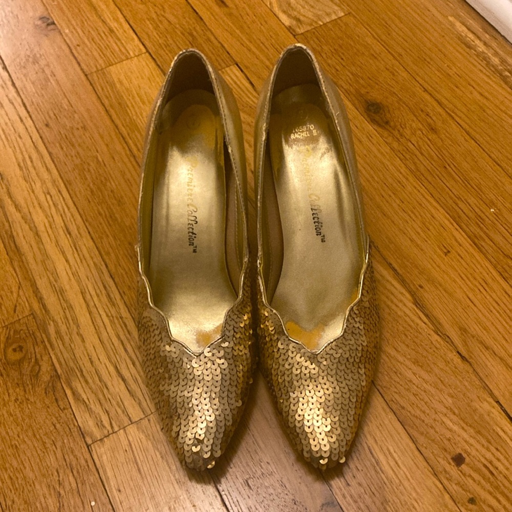 Gorgeous Vintage Gold Sequined Heels